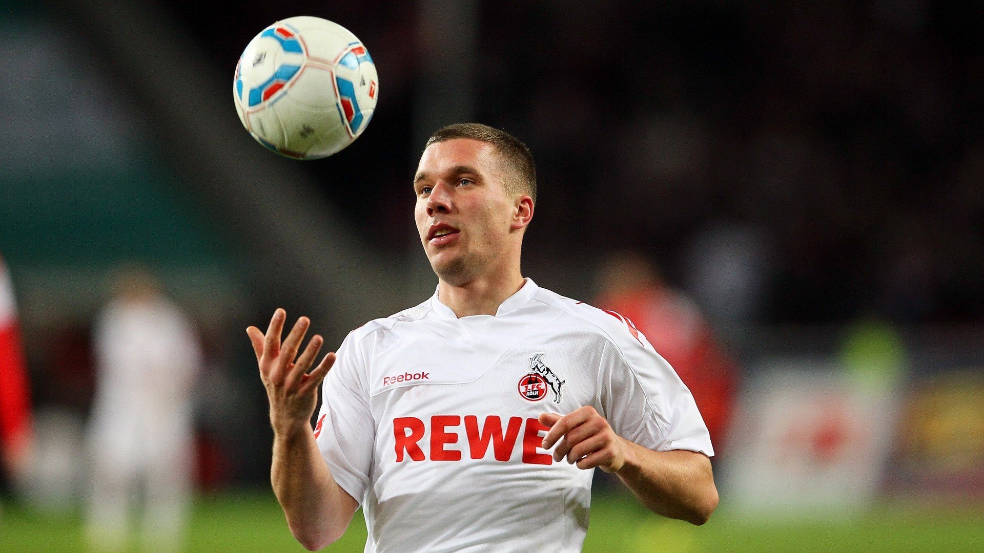 奥亚尔萨瓦尔一锤定音!奥地利提前终结悬念,智利饮恨关键战